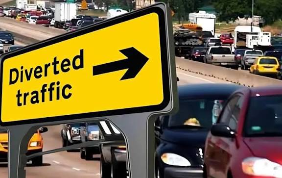 Dehradun cloudburst:  पुल टूटने से कई रूट डायवर्ट। मसूरी का रास्ता आज भी बंद