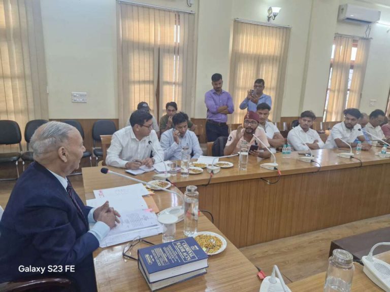 Uttarakhand Paper Leak Case:  शुरू हुई जांच जनसुनवाई।छात्रों ने रखी अपनी मांगें