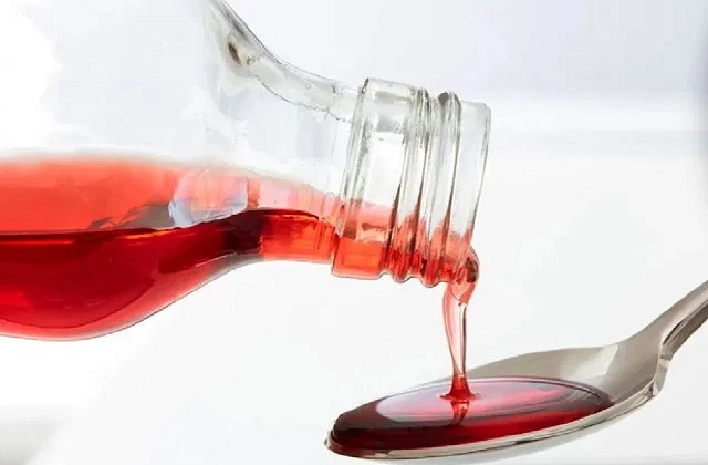 एक्शन: मेडिकल स्टोर्स पर FDA की छापेमारी। कफ सिरप के नमूने भेजे लैब 