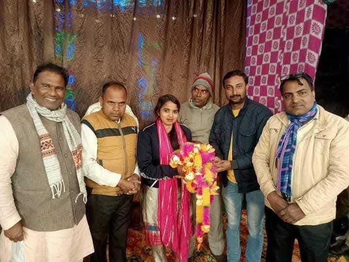 बड़ी खबर: दर्जाधारी मंत्री की भतीजी ब्लॉक प्रमुख की कुर्सी से निलंबित । पूर्व विधायक ताऊ चलाते थे ब्लॉक प्रमुखी