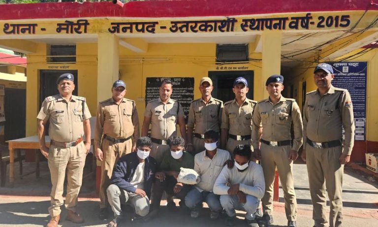 एक्शन:  चार चरस तस्कर गिरफ्तार। 1 किलो 109 ग्राम चरस बरामद