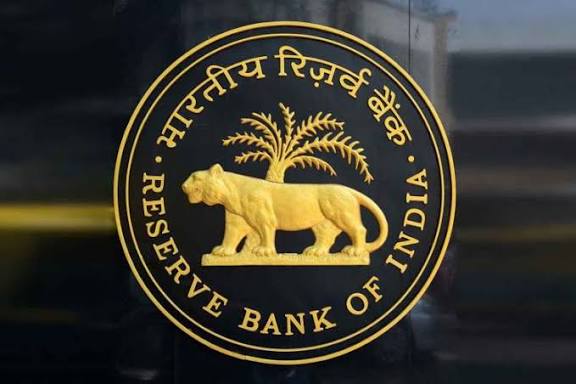 RBI new rule 2025: अब बैंक की गलती पर मिलेगा ₹30 लाख तक मुआवजा। पढ़िए कैसे?