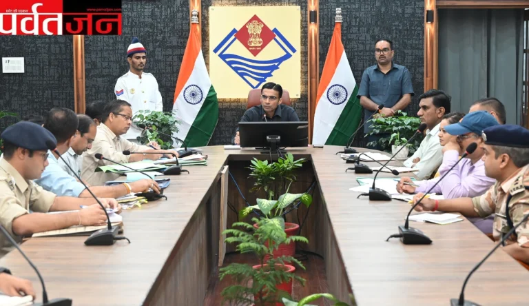 Uttarakhand News: दून में नशे पर डीएम सख्त  । अधिकारियों को कड़ी निगरानी के आदेश 