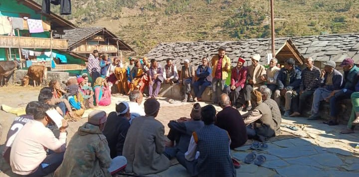 बड़कोट तहसील की कोटी ठकराल ग्राम सभा में शराब, जुए और डीजे पर सख्त प्रतिबंध, कई महत्वपूर्ण प्रस्ताव पारित