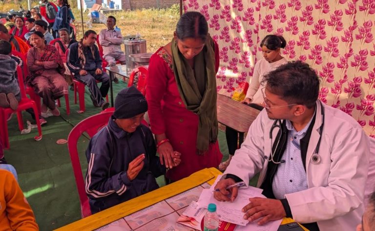 श्री महंत इन्द्रेश अस्पताल ने मानसिक रूप से अक्षम बच्चों के लिए  झंडीचौड़, कोटद्वार में लगाया विशेष स्वास्थ्य शिविर