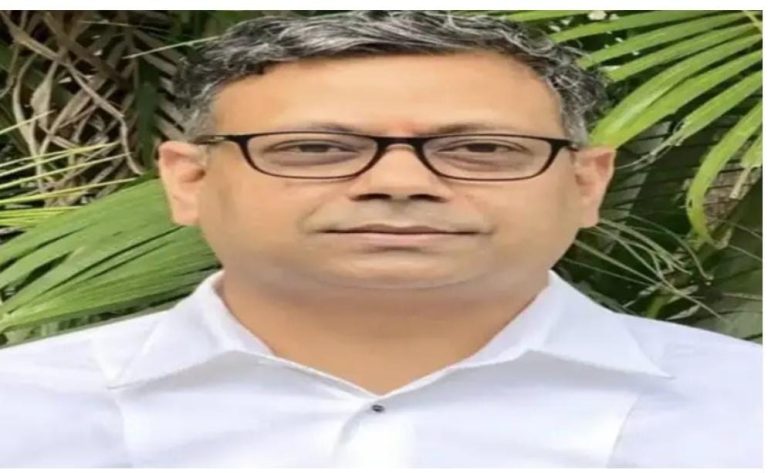 सरकारी दौरे में हादसा, आईएफएस पराग धकाते को एयरलिफ्ट कर एम्स ऋषिकेश पहुंचाया गया