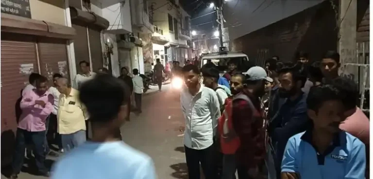 भांजे के अंतिम संस्कार में मामा की हत्या, आरोपी चाचा फरार