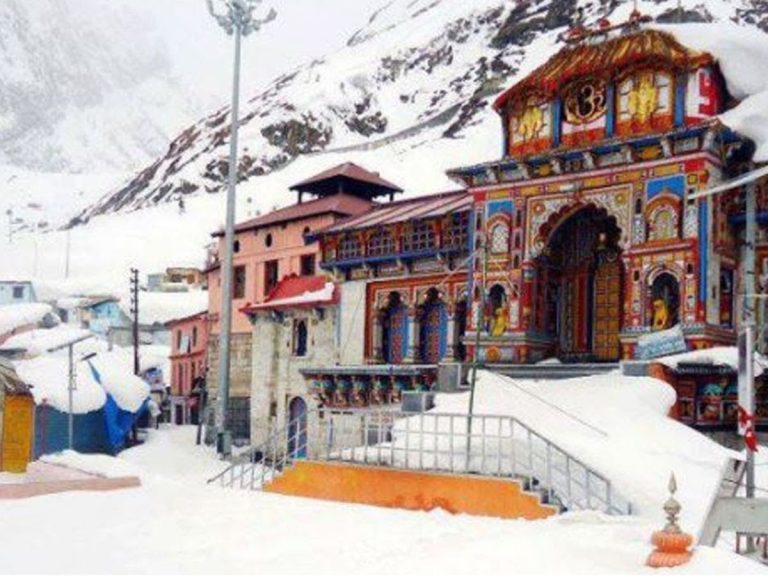 बद्रीनाथ धाम में पंच पूजाओं की शुरुआत, कपाट बंदी से पहले देव पूजा का पारंपरिक क्रम तेज