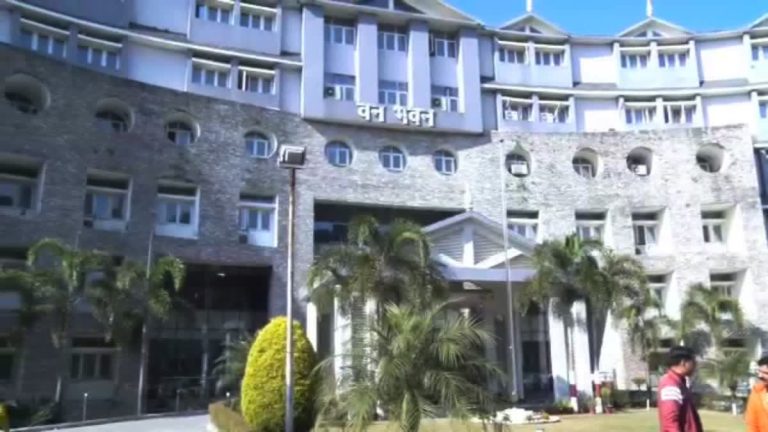 देहरादून से वन विभाग तक संकट गहराया, शीर्ष रैंक के अधिकारियों की कमी ने बढ़ाई परेशानी