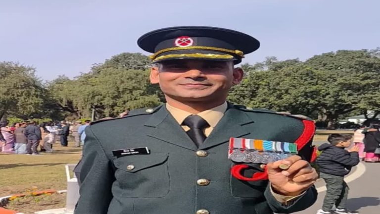 दशज्यूला कांडई के दीपक सिंह बिष्ट भारतीय सेना में लेफ्टिनेंट बने, क्षेत्र में जश्न का माहौल