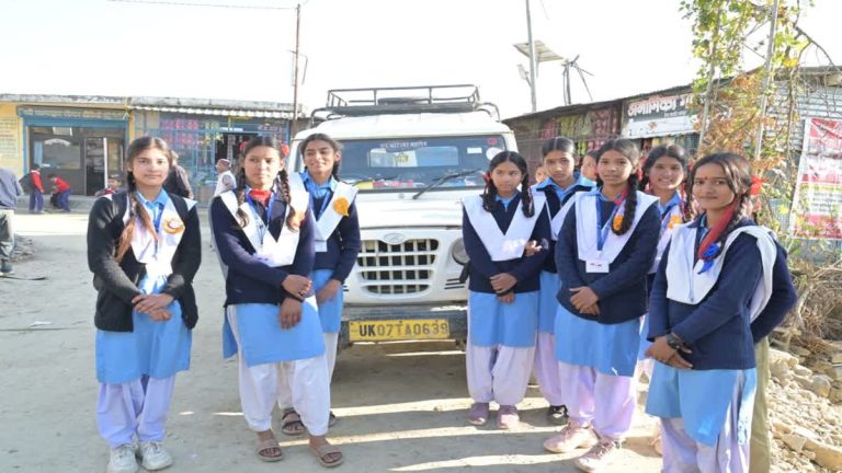 गुलदार के बढ़ते हमलों से दहशत, 28 गांवों के छात्रों को अब सुरक्षित स्कूल पहुँचाएंगे 13 वाहन
