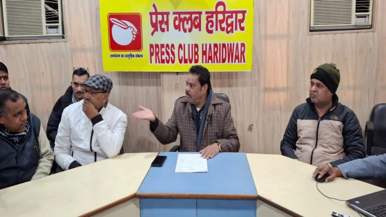 पूर्व विधायक सुरेश राठौर ने उर्मिला सनावर पर लगाया धोखाधड़ी का आरोप, कांग्रेस से जुड़ाव का दावा