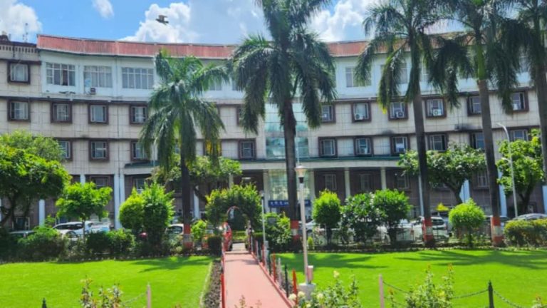 उत्तराखंड: सर्वोच्च न्यायालय की सख्ती पर सरकार ने वन क्षेत्र अतिक्रमण जांच के लिए पैनल बनाया