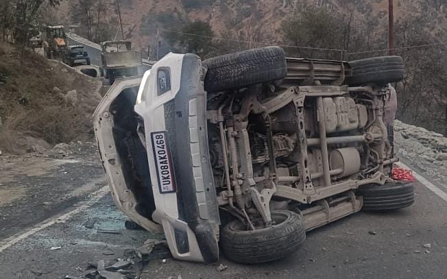 चमोली: औली घूमकर लौट रहे देहरादून के छात्रों की स्कॉर्पियो पलटी