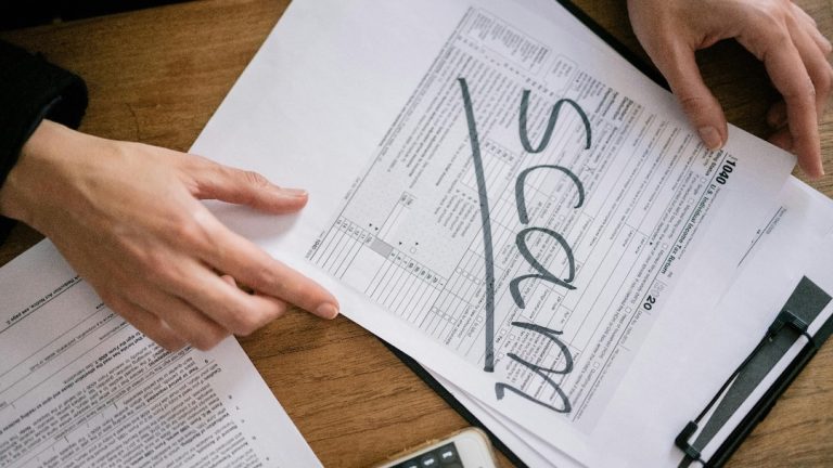 पकड़ा गया मुन्ना भाई, 12 अभ्यर्थियों की जगह दे चुका है परीक्षा