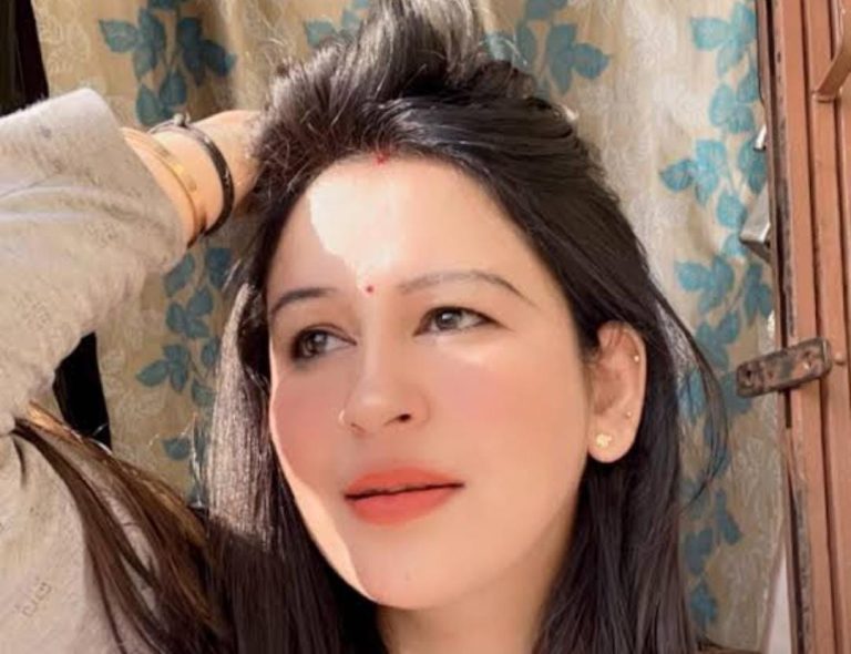 हल्द्वानी: ज्योति अधिकारी को जेल से मिली रिहाई, अदालत के बाहर दिखी मायूस 