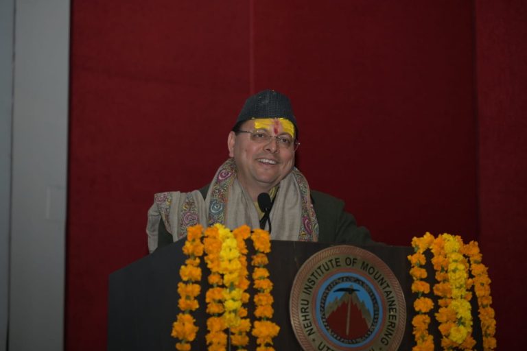 पर्यटन से पहाड़ों में रुकेगा पलायन, होमस्टे, टैक्सी और होटल को मिलेगा सालभर रोजगार — मुख्यमंत्री।