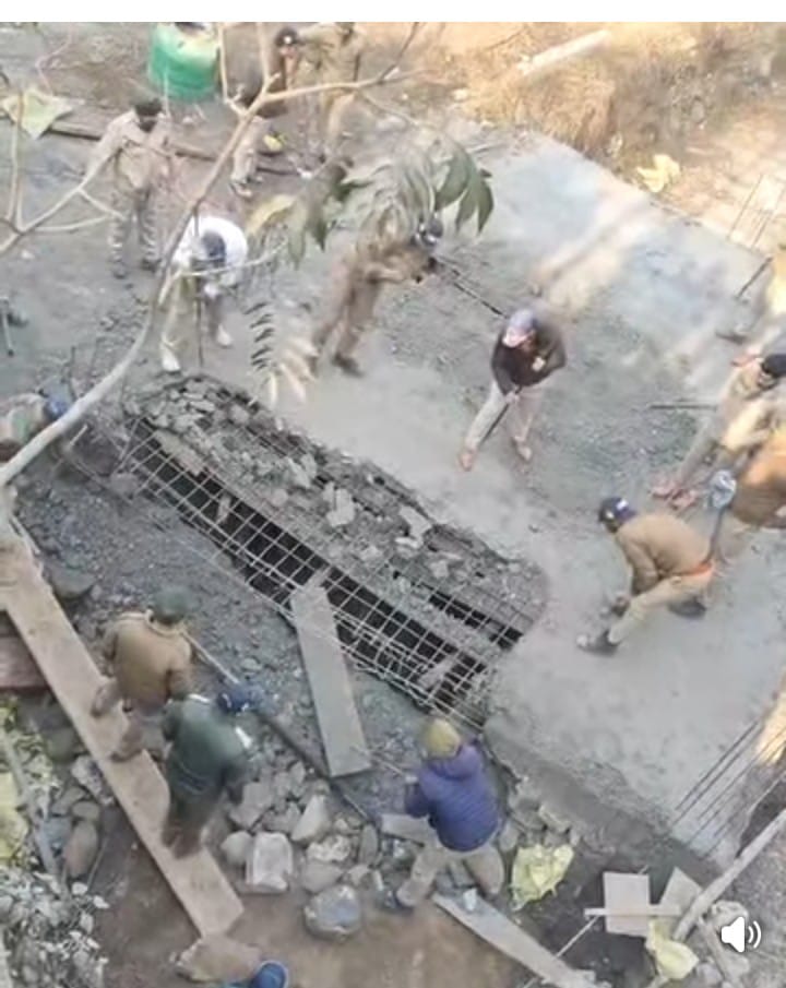 मोरी बाजार में वन भूमि पर किया जा रहा था शौचालय निर्माण, विभाग ने किया ध्वस्त 