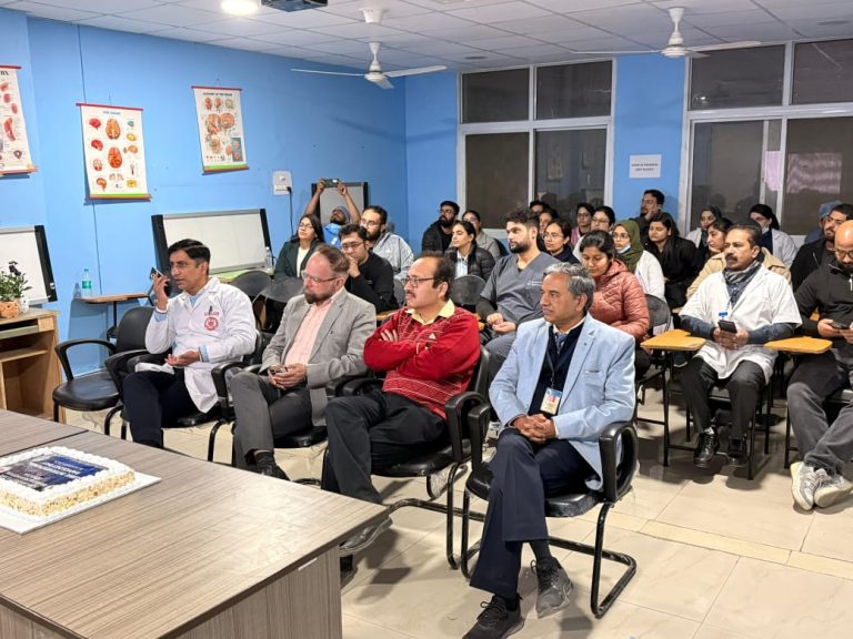 श्री महंत इन्दिरेश अस्पताल में रही वैश्विक इंटरवेंशनल रेडियोलॉजी (आईआर) दिवस की धूम