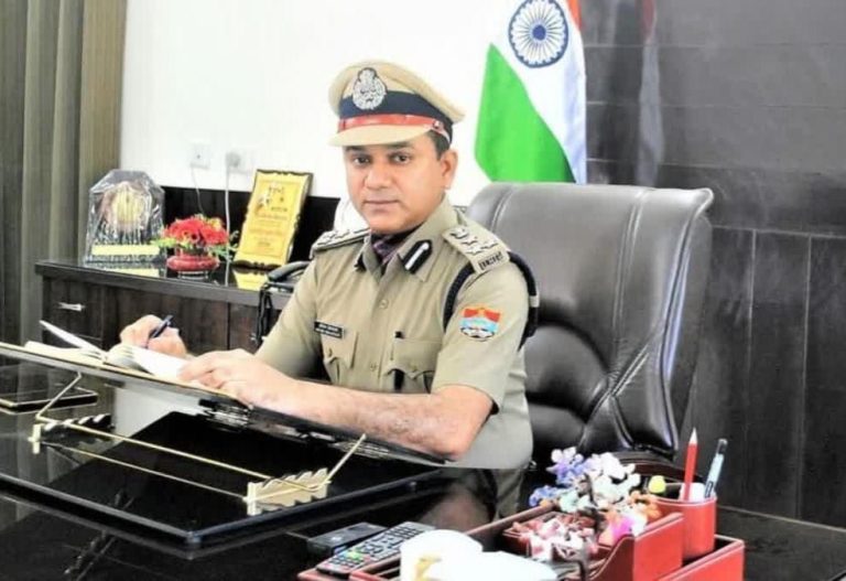 होमगार्ड वर्दी खरीद घोटाले में डिप्टी कमांडेंट निलंबित, मुख्यमंत्री ने जांच समिति गठित करने के दिए निर्देश