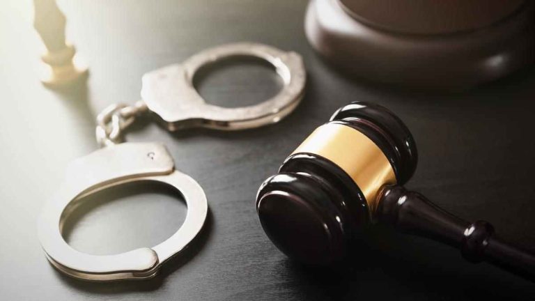 हरिद्वार में सियासी नाम पर दबंगई?  विधायक के बेटे पर वकील से मारपीट और धमकी देने का गंभीर आरोप