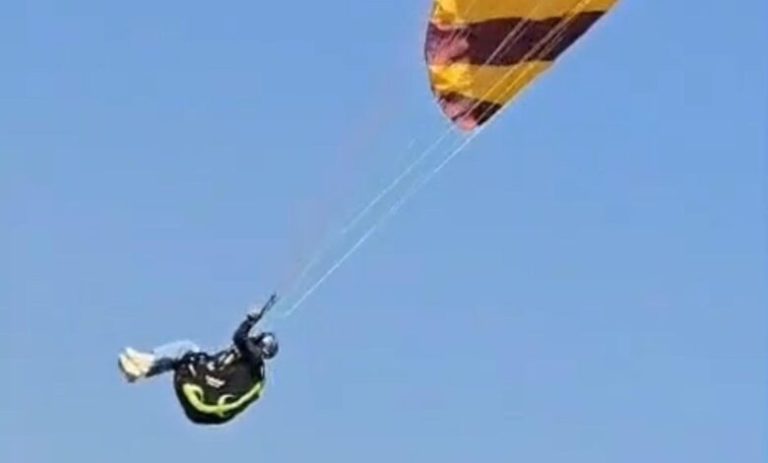 कपकोट पैराग्लाइडिंग प्रतियोगिता में बड़ा हादसा, दो पायलट गंभीर घायल, एयर एंबुलेंस से हायर सेंटर रेफर