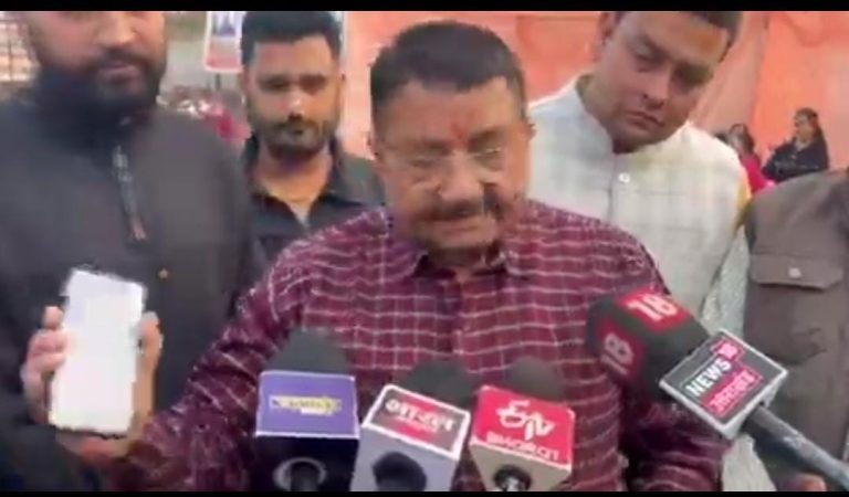 विधायक और समर्थकों के खिलाफ शिक्षा निदेशक नौडियाल पहुंचे थाने। जानिए विधायक काऊ ने क्या कहा