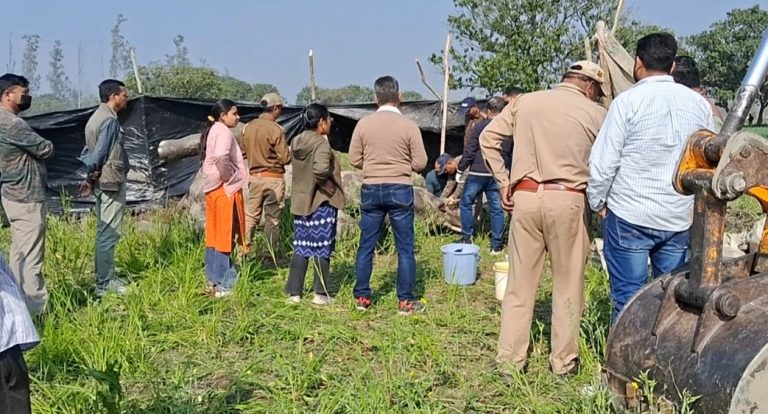 उधम सिंह नगर : संदिग्ध हालत में हाथी की मौत से मचा हड़कंप।