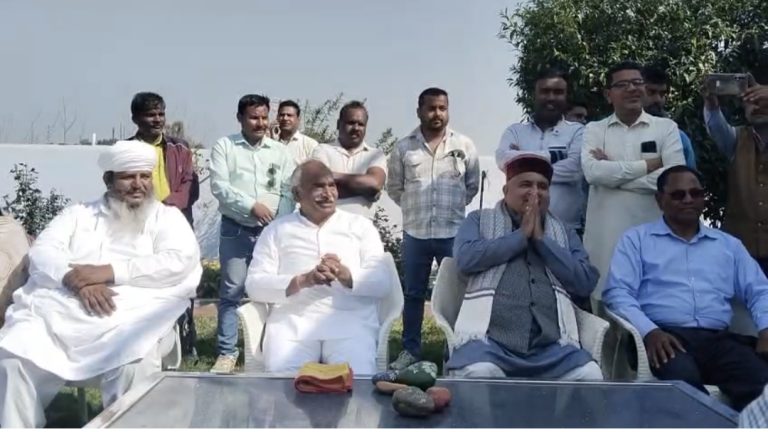 चुनावी साल से पहले बीजेपी का डैमेज कंट्रोल ऑपरेशन, भट्ट पहुंचे पांडे के दरबार