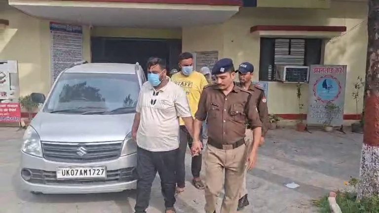 हरिद्वार में देह व्यापार का सनसनीखेज भंडाफोड़: मकान में चल रहा था गंदा खेल, 3 गिरफ्तार