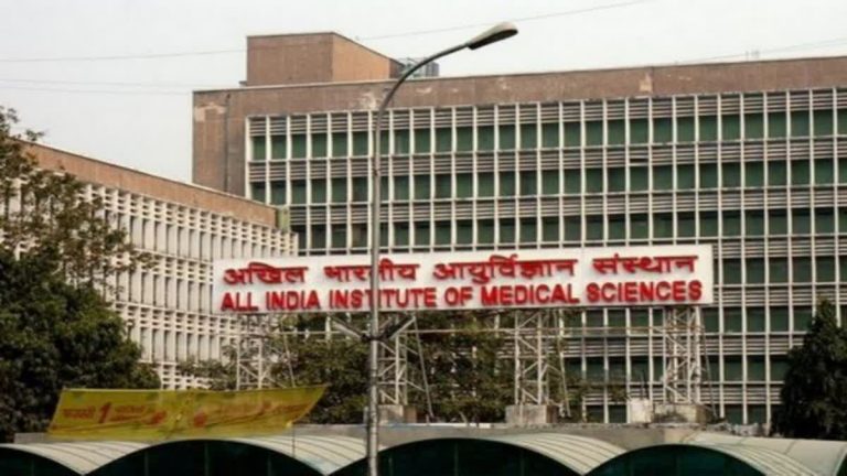 कोमा में पड़े बेटे को अब मिलेगी मुक्ति? सुप्रीम कोर्ट की अनुमति के बाद AIIMS पहुंचा हरीश राणा