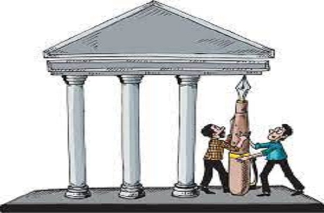 उत्तराखंड में 200 से अधिक पत्रकारों की मान्यता रद्द, लोकतंत्र के चौथे स्तंभ पर सवाल