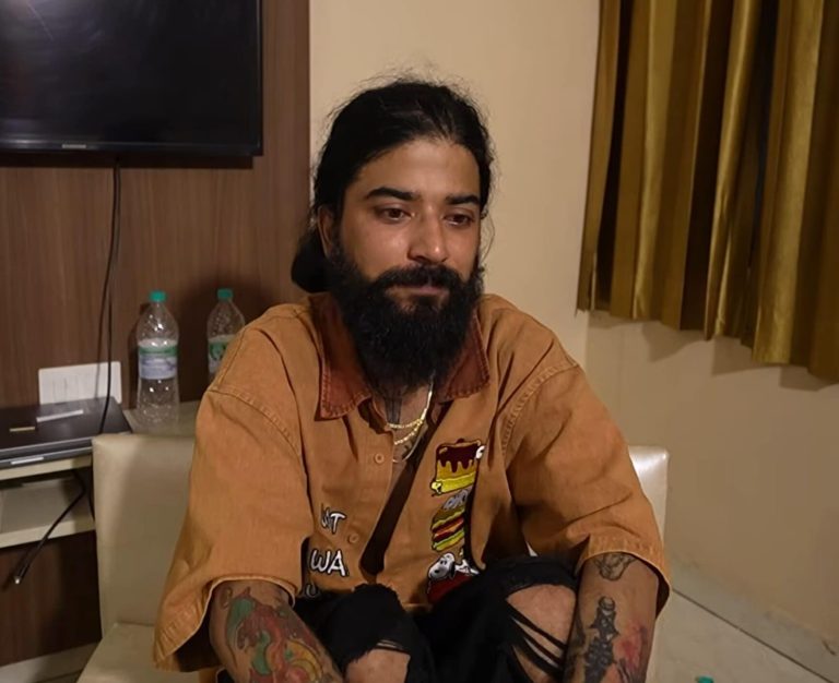 Bigg Boss 17 फेम Anurag Dobhal का LIVE हादसा! मेरठ हाईवे पर कार क्रैश