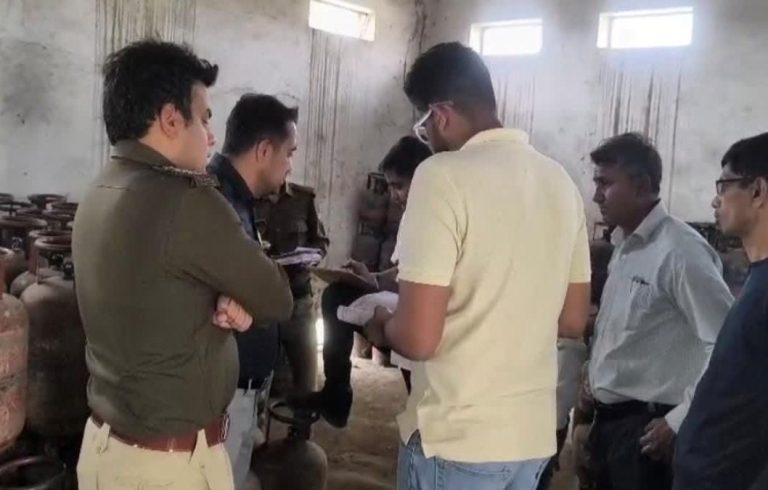 ऋषिकेश में गैस सिलिंडर रिफिलिंग का अवैध खेल बेनकाब, प्रशासन की छापेमारी में युवक गिरफ्तार