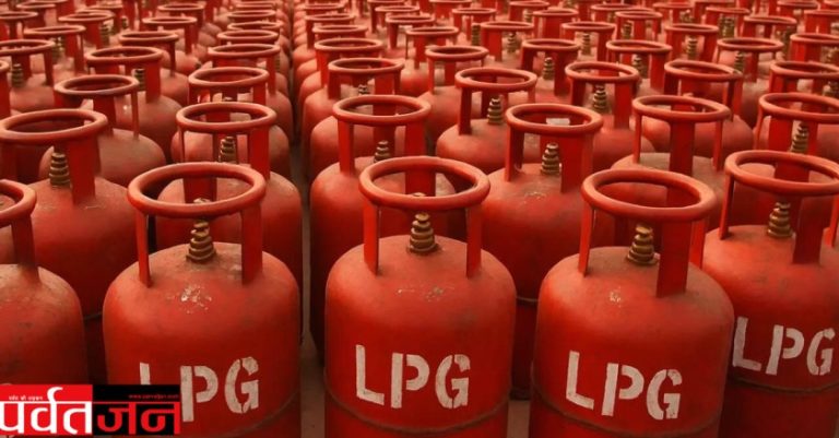 LPG Gas Booking New Rules: गैस बुकिंग नियमों को लेकर सोशल मीडिया पर फर्जी दावे। जानिए सच 