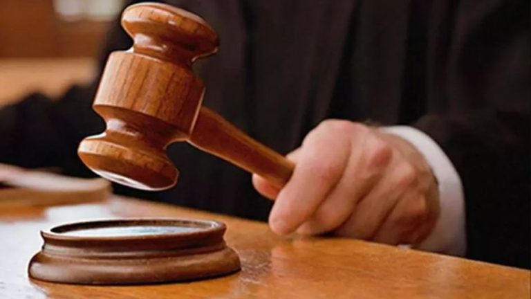 पूर्व आबकारी कांस्टेबल को सुप्रीम कोर्ट से रिश्वत के मामले में एक साल की सजा।