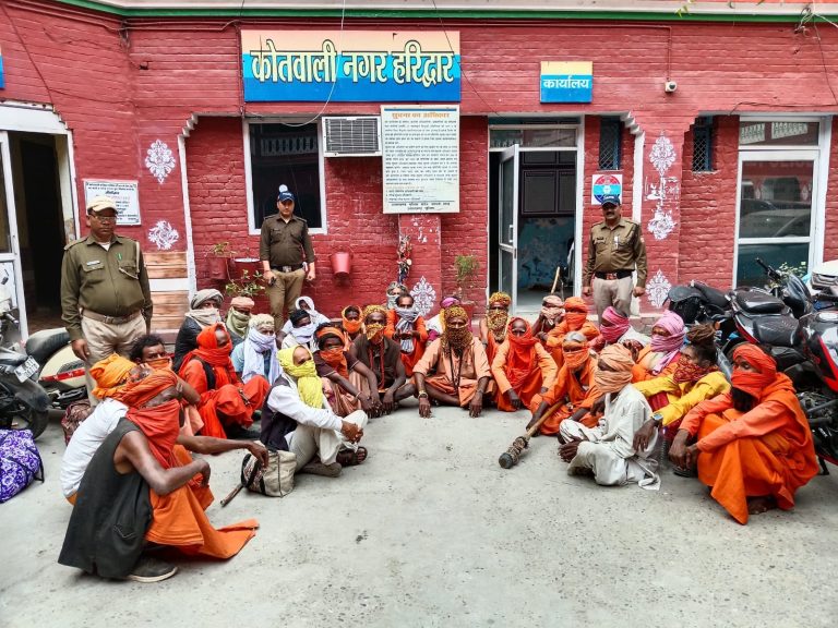 हरिद्वार में ढोंगी बाबाओं पर कड़ा प्रहार: ऑपरेशन ‘कालनेमि’ में 43 बहरूपिए गिरफ्तार, पुलिस ने खोली पोल