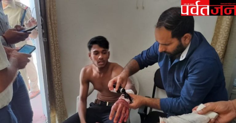 Dehradun News: DAV कॉलेज छात्र संघ समारोह में चाकूबाजी। डांस के बीच छात्र पर हमला, मची भगदड़