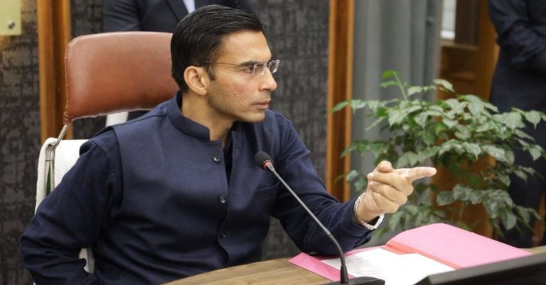 एक्शन: मानकों के विपरीत चल रहे 96 होमस्टे पर चला डीएम का चाबुक। पंजीकरण निरस्त 