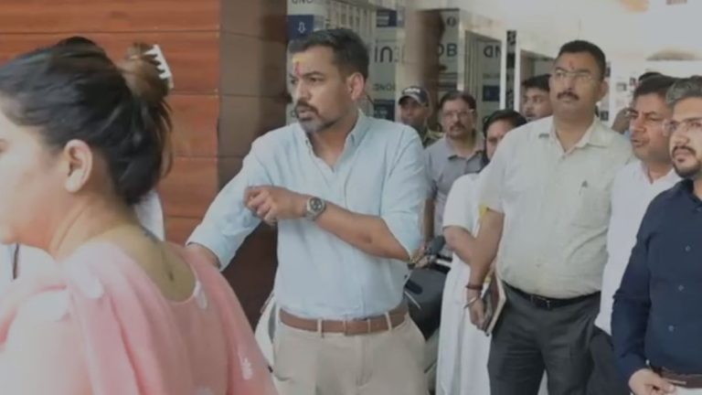 बड़ी खबर: डीएम ने की रिकॉर्ड रूम से लेकर आपदा परिचालन केंद्र तक व्यवस्थाओं की जांच, अधिकारियों को दिए सख्त निर्देश