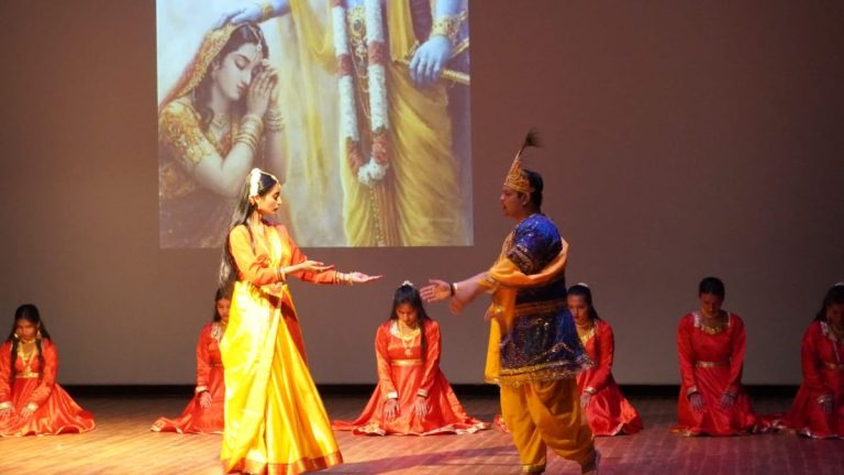 डीडी कॉलेज के वार्षिकोत्सव में दिखी प्रतिभा की चमक। सांस्कृतिक प्रस्तुतियों ने बांधा समां