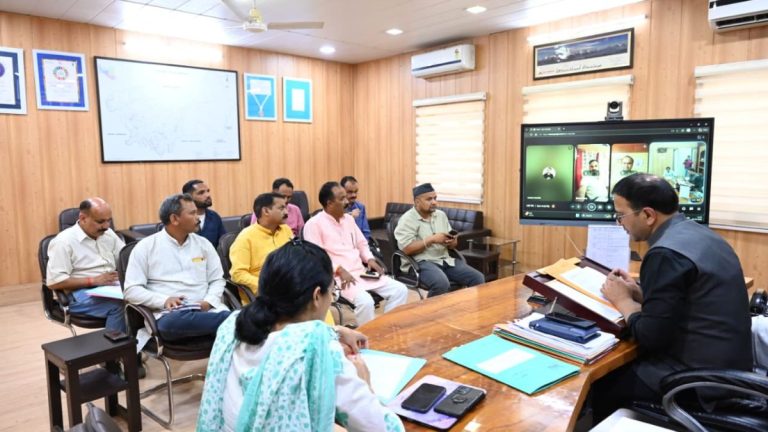 बड़ी खबर: मतदाता सूची को त्रुटिहीन बनाने के लिए 8 जून से घर-घर जाएंगे बीएलओ