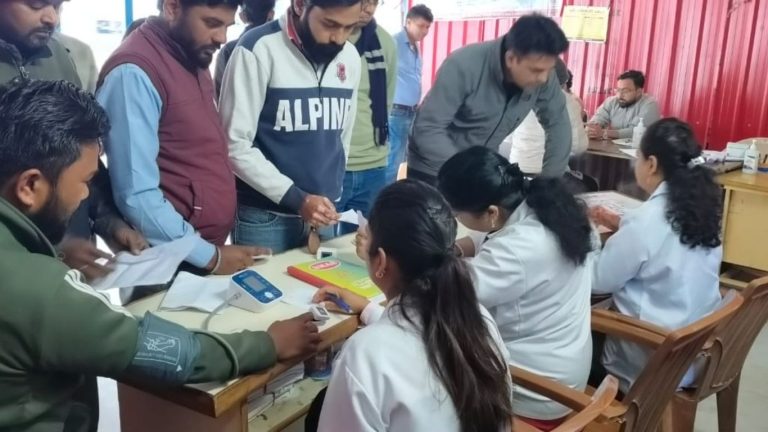 बड़ी खबर: गंगोत्री-यमुनोत्री धाम में श्रद्धालुओं का सैलाब, आंकड़ा 2.5 लाख पार