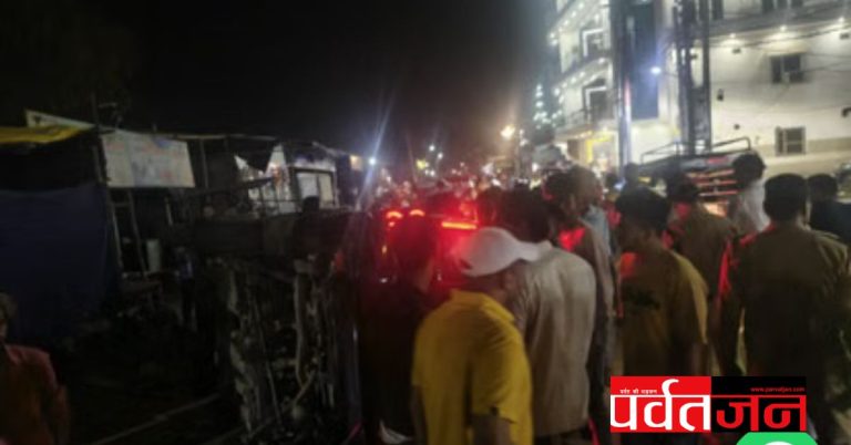 बेकाबू हादसा: भीड़ में घुसी तेज रफ्तार स्कॉर्पियो। दो मासूम बच्चियों समेत 3 को मारी टक्कर