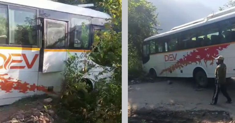 हादसा: 100 मीटर गहरी खाई के मुहाने पर लटकी बस। 22 श्रद्धालुओं की अटकी सांसें