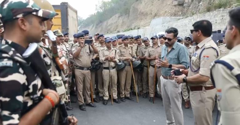 बड़ी खबर: पांवटा साहिब सीमा पर अभी भी तैनात पुलिस और अधिकारी। डीएम और एसएसपी भी ले रहे जायजा