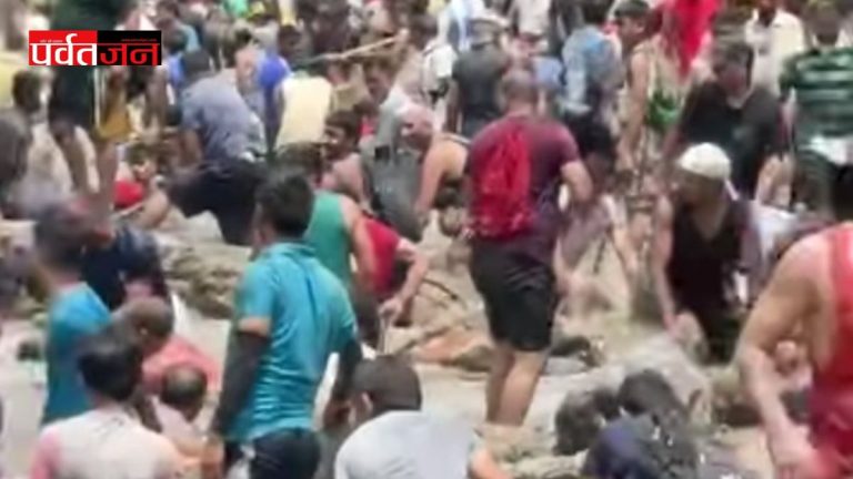 लोक पर्व: 20 हजार लोगों की मौजूदगी में संपन्न हुआ ऐतिहासिक ‘मौन मेला’।अगलाड़ नदी में 4 किमी तक चला सामूहिक मत्स्य आखेट