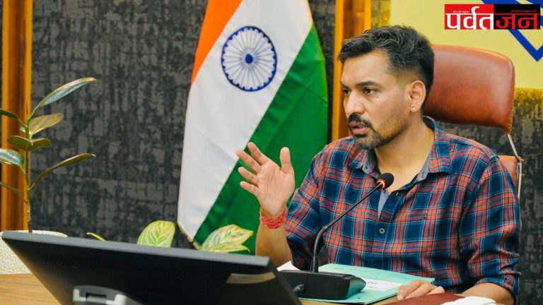 बड़ी खबर: भूमाफियाओं पर एक्शन,डेयरी प्रबंधक के वेतन पर रोक । दून डीएम की लापरवाह अधिकारियों को चेतावनी