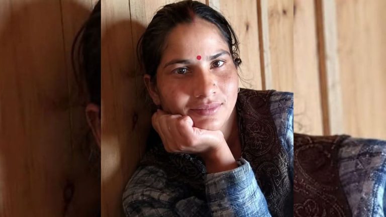 बदहाल पैदल रास्तों और खराब मौसम के चलते मोरी अस्पताल नहीं पहुंच सकी अमीना, हेली सेवा भी नहीं भर सकी उड़ान