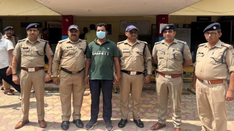 क्राइम : भाई ने अपनी दो सगी बहनों को मारी गोली,संपत्ति विवाद और शक समेत कई वजहें सामने आईं